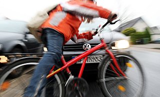 Die Zahl der Unfälle mit Fahrrad- und Pedelecfahrern nimmt zu. - Patrick Menzel Die Zahl der Unfälle mit Fahrrad- und Pedelecfahrern nimmt zu. - Patrick Menzel