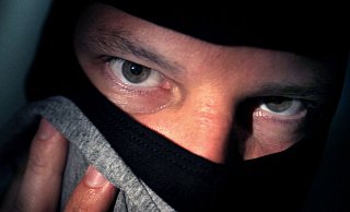 Maskierte Räuber (Symbolfoto) - BIELEFELD Maskierte Räuber (Symbolfoto) - BIELEFELD