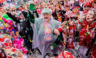 Am 11.11. um 11:11 Uhr beginnt in den närrischen Hochburgen die Karnevalssession. - Rolf Vennenbernd/dpa Am 11.11. um 11:11 Uhr beginnt in den närrischen Hochburgen die Karnevalssession. - Rolf Vennenbernd/dpa