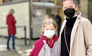 Gerade in der Innenstadt treffen Menschen oft dicht aufeinander. Das ist einer der Gründe, warum das Tragen von Alltagsmasken hier grundsätzlich erst einmal Pflicht bleibt - mit gewissen Ausnahmen. - Stefan Becker Gerade in der Innenstadt treffen Menschen oft dicht aufeinander. Das ist einer der Gründe, warum das Tragen von Alltagsmasken hier grundsätzlich erst einmal Pflicht bleibt - mit gewissen Ausnahmen. - Stefan Becker