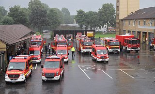 Auf geht's zum Unwetter-Einsatz. - Charlotte Mahncke Auf geht's zum Unwetter-Einsatz. - Charlotte Mahncke