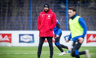 Arminia Bielefelds Trainer Mitch Kniat wird seine Mannschaft in Ostwestfalen auf die Rückrunde vorbereiten. - Sarah Jonek Arminia Bielefelds Trainer Mitch Kniat wird seine Mannschaft in Ostwestfalen auf die Rückrunde vorbereiten. - Sarah Jonek