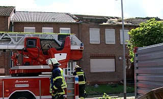 In Moers wurden bei dem Unwetter am Mittwoch teilweise Dächer abgedeckt. - Alex Forstreuter/dpa In Moers wurden bei dem Unwetter am Mittwoch teilweise Dächer abgedeckt. - Alex Forstreuter/dpa