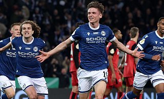 Leistung lohnt sich: Die Bielefelder um Torschütze Maximilian Großer verdienen im DFB-Pokal Millionen. - Friso Gentsch/dpa Leistung lohnt sich: Die Bielefelder um Torschütze Maximilian Großer verdienen im DFB-Pokal Millionen. - Friso Gentsch/dpa