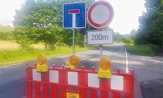 Seit Mitte April ist die Bundesstraße 83 zwischen Wehrden und Godelheim wegen der Brückensanierungen gesperrt. Das wird sich schneller wieder ändern, als angekündigt worden war. 600.000 Euro sind dann verbaut worden. - Simone Flörke Seit Mitte April ist die Bundesstraße 83 zwischen Wehrden und Godelheim wegen der Brückensanierungen gesperrt. Das wird sich schneller wieder ändern, als angekündigt worden war. 600.000 Euro sind dann verbaut worden. - Simone Flörke