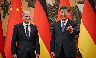 Chinas Präsident Xi Jinping empfängt Bundeskanzler Olaf Scholz im November 2022 in Peking. - Kay Nietfeld/dpa Pool/dpa Chinas Präsident Xi Jinping empfängt Bundeskanzler Olaf Scholz im November 2022 in Peking. - Kay Nietfeld/dpa Pool/dpa