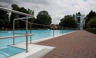 Das Bünder Freibad - noah wedel Das Bünder Freibad - noah wedel
