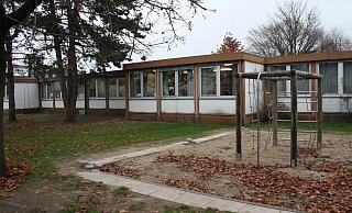 Noch wird unterrichtet: In der kommenden Woche wird die Domschule leer stehen und für die Flüchtlinge hergerichtet. - Birger Berbüsse Noch wird unterrichtet: In der kommenden Woche wird die Domschule leer stehen und für die Flüchtlinge hergerichtet. - Birger Berbüsse