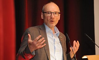 - Joern Spreen-Ledebur - Joern Spreen-Ledebur