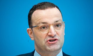CDU-Politiker Jens Spahn wirbt für eine Auswahl von Flüchtlingen durch das Flüchtlingswerk. - Bernd von Jutrczenka/dpa CDU-Politiker Jens Spahn wirbt für eine Auswahl von Flüchtlingen durch das Flüchtlingswerk. - Bernd von Jutrczenka/dpa