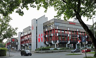 Das Sparkassengebäude in Herford. - Frank-Michael Kiel-Steinkamp Das Sparkassengebäude in Herford. - Frank-Michael Kiel-Steinkamp