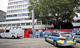 Tödlicher Unfall am Telekom-Hochhaus. Die Ermittlungen zur Ursache dauern inzwischen zehn Monate an. - Sarah Jonek Tödlicher Unfall am Telekom-Hochhaus. Die Ermittlungen zur Ursache dauern inzwischen zehn Monate an. - Sarah Jonek