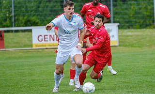 Alessio Giorgio (r.) war mit zwei Toren maßgeblich am wichtigen VfL-Sieg über SVKT Minden beteiligt. - Andreas Zobe Alessio Giorgio (r.) war mit zwei Toren maßgeblich am wichtigen VfL-Sieg über SVKT Minden beteiligt. - Andreas Zobe