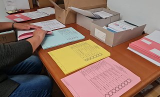Die Stadt Blomberg muss nach dem plötzlichen Tod des Ratskandidaten Ralph Klaus Norbert Lange für den Wahlbezirk 016, also den größten Teil von Istrup, neue Stimmzettel drucken lassen. - Symbolfoto: Marianne Schwarzer Die Stadt Blomberg muss nach dem plötzlichen Tod des Ratskandidaten Ralph Klaus Norbert Lange für den Wahlbezirk 016, also den größten Teil von Istrup, neue Stimmzettel drucken lassen. - Symbolfoto: Marianne Schwarzer