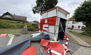 Der Geldautomat wurde durch die Sprengung schwer beschädigt. - Dirk Windmöller Der Geldautomat wurde durch die Sprengung schwer beschädigt. - Dirk Windmöller