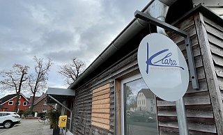 Bislang hat sich der Gesundheitskiosk "Klara" in Versmold im Kreis Gütersloh noch nicht zum lebendigen Dorfmittelpunkt entwickelt. Im Gegenteil: Die Türen sind verschlossen. - Tasja Klusmeyer Bislang hat sich der Gesundheitskiosk "Klara" in Versmold im Kreis Gütersloh noch nicht zum lebendigen Dorfmittelpunkt entwickelt. Im Gegenteil: Die Türen sind verschlossen. - Tasja Klusmeyer