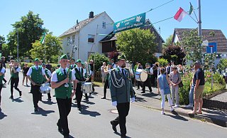 Glanzvolles Schützenfest im Amseldorf - Burkhard Battran Glanzvolles Schützenfest im Amseldorf - Burkhard Battran