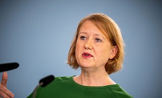 5000 Stellen zur Abwicklung der Kindergrundsicherung geplant: «Das zusätzliche Personal bedeutet eine Bürokratieentlastung für die Bürger», bekräftigt Bundesfamilienministerin Lisa Paus. - Michael Kappeler/dpa 5000 Stellen zur Abwicklung der Kindergrundsicherung geplant: «Das zusätzliche Personal bedeutet eine Bürokratieentlastung für die Bürger», bekräftigt Bundesfamilienministerin Lisa Paus. - Michael Kappeler/dpa