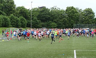 Das gewohnte Bild nach dem Start beim Oetinghauser Volkslauf – eines, das es in diesem Jahr nicht geben wird. - Yvonne Gottschlich Das gewohnte Bild nach dem Start beim Oetinghauser Volkslauf – eines, das es in diesem Jahr nicht geben wird. - Yvonne Gottschlich