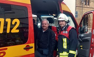 Thomas Schellhorn (l.) und Steven Noble von der Freiwilligen Feuerwehr Höxter. - Sebastian Beeg Thomas Schellhorn (l.) und Steven Noble von der Freiwilligen Feuerwehr Höxter. - Sebastian Beeg