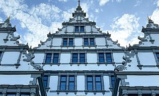 Noch ist offen, in welcher Konstellation der neu gewählte Stadtrat im Paderborner Rathaus künftig Mehrheiten für wichtige Entscheidungen treffen wird. - Nikola Becker Noch ist offen, in welcher Konstellation der neu gewählte Stadtrat im Paderborner Rathaus künftig Mehrheiten für wichtige Entscheidungen treffen wird. - Nikola Becker