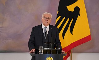 Bundespräsident Frank-Walter Steinmeier im Schloss Bellevue bei der Verkündung seiner Entscheidung: Er löst den Bundestag auf und setzt den 23. Februar als Wahltermin fest. - Sören Stache/dpa Bundespräsident Frank-Walter Steinmeier im Schloss Bellevue bei der Verkündung seiner Entscheidung: Er löst den Bundestag auf und setzt den 23. Februar als Wahltermin fest. - Sören Stache/dpa