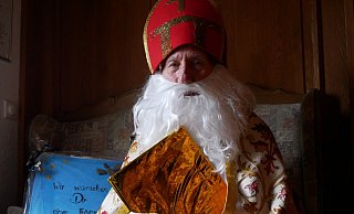 Werner Leßmann hat seinen großen Tag am 6. Dezember. Aber auch an anderen Tagen in der Weihnachtszeit bringt er mit seinen Auftritten Kinderaugen zum Strahlen. - Jemima Wittig Werner Leßmann hat seinen großen Tag am 6. Dezember. Aber auch an anderen Tagen in der Weihnachtszeit bringt er mit seinen Auftritten Kinderaugen zum Strahlen. - Jemima Wittig