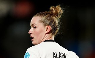 Nur noch den Vornamen auf dem Trikot: Alara ?ehitler - Andrew Milligan/PA Wire/dpa Nur noch den Vornamen auf dem Trikot: Alara ?ehitler - Andrew Milligan/PA Wire/dpa