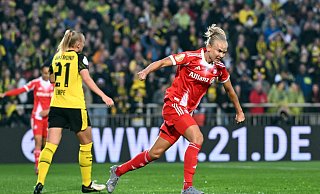 Doppel-Torschützin gegen den BVB: Bayern-Spielerin Pernille Harder - Federico Gambarini/dpa Doppel-Torschützin gegen den BVB: Bayern-Spielerin Pernille Harder - Federico Gambarini/dpa
