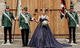 Ettelns Königspaar Andreas und Sarah Kirchhoff genoss den Festsonntag. - Michelle Wieseler Ettelns Königspaar Andreas und Sarah Kirchhoff genoss den Festsonntag. - Michelle Wieseler