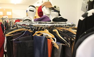 Die Kleiderkammer des DRK Bünde versorgt viele Menschen mit gut erhaltener Kleidung und Schuhen. - Björn Kenter Die Kleiderkammer des DRK Bünde versorgt viele Menschen mit gut erhaltener Kleidung und Schuhen. - Björn Kenter
