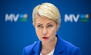 Da der Bundespräsident im Urlaub ist, hat Bundesratspräsidentin Manuela Schwesig das Cannabis-Gesetz unterzeichnet. - Bernd von Jutrczenka/dpa Da der Bundespräsident im Urlaub ist, hat Bundesratspräsidentin Manuela Schwesig das Cannabis-Gesetz unterzeichnet. - Bernd von Jutrczenka/dpa