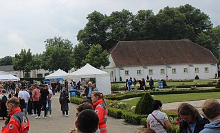Der Verein Infinity wird am Internationalen Fest der Begegnung im Paderborner Schloss- und Auenpark teilnehmen - hier ein Foto aus dem Vorjahr. Dieser Umstand stößt auf Kritik. - Moritz Jülich (Archivfoto) Der Verein Infinity wird am Internationalen Fest der Begegnung im Paderborner Schloss- und Auenpark teilnehmen - hier ein Foto aus dem Vorjahr. Dieser Umstand stößt auf Kritik. - Moritz Jülich (Archivfoto)
