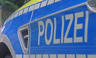 Die Polizei bittet um Hinweise zu einem Kleinwagen und seinem Fahrer. - Symbolbild David Schellenberg Die Polizei bittet um Hinweise zu einem Kleinwagen und seinem Fahrer. - Symbolbild David Schellenberg