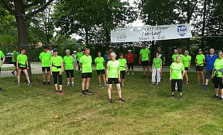 Auch diese Ausdauer-Asse vom gastgebenden Lauftreff Wewer beteiligten sich an der ungewöhnlichen Variante des Fun-Laufs. - Johannes Spenner/Lauftreff Wewer Auch diese Ausdauer-Asse vom gastgebenden Lauftreff Wewer beteiligten sich an der ungewöhnlichen Variante des Fun-Laufs. - Johannes Spenner/Lauftreff Wewer