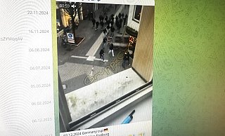 Ein Video auf einem internationalen Ultra-Portal des Messengers Telegram zeigt, wie etwa 25 schwarz gekleidete Männer aus der Karl-Eilers-Straße loslaufen und in die Friedenstraße abbiegen. - Screenshot: Telegram Ein Video auf einem internationalen Ultra-Portal des Messengers Telegram zeigt, wie etwa 25 schwarz gekleidete Männer aus der Karl-Eilers-Straße loslaufen und in die Friedenstraße abbiegen. - Screenshot: Telegram