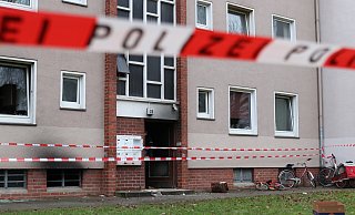 Ein Sachverständiger der Polizei hat das Gebäude begutachtet. - Alex Lehn Ein Sachverständiger der Polizei hat das Gebäude begutachtet. - Alex Lehn