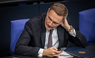 Die Haushaltsfinanzierung dürfte Christian Lindner (FDP) noch Kopfzerbrechen bereiten. - Michael Kappeler/dpa Die Haushaltsfinanzierung dürfte Christian Lindner (FDP) noch Kopfzerbrechen bereiten. - Michael Kappeler/dpa