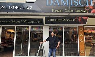 Stefan Meyer ist der neue Chef der Fleischerei Genussmanufaktur Damisch in Schloß Neuhaus. - Damisch Genussmanufaktur Stefan Meyer ist der neue Chef der Fleischerei Genussmanufaktur Damisch in Schloß Neuhaus. - Damisch Genussmanufaktur