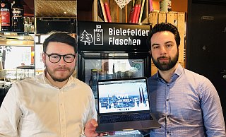 Mike Cacic (l.), Ravensberger Brauerei, und Phillip Marsell von "Limoment" haben sich das System der Genussgutscheine ausgedacht, um in Corona-Zeiten die Gastronomie in OWL zu unterstützen. - privat Mike Cacic (l.), Ravensberger Brauerei, und Phillip Marsell von "Limoment" haben sich das System der Genussgutscheine ausgedacht, um in Corona-Zeiten die Gastronomie in OWL zu unterstützen. - privat