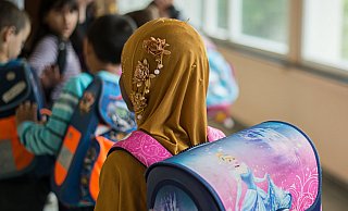 Das Kopftuch bei islamischen Kindern ist ein Streitsymbol. Wie stark werden Mädchen an ihrer Entfaltung gehindert? - Wolfram Kastl Das Kopftuch bei islamischen Kindern ist ein Streitsymbol. Wie stark werden Mädchen an ihrer Entfaltung gehindert? - Wolfram Kastl