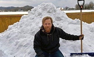 Jens Sensing aus Pium wird auf seinem laktosefreien Bio-Schnee vermutlich sitzenbleiben. - Anke Schneider Jens Sensing aus Pium wird auf seinem laktosefreien Bio-Schnee vermutlich sitzenbleiben. - Anke Schneider