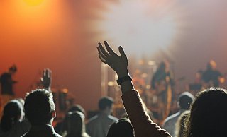 Das Veranstaltungsprogramm an den freien Tagen reicht von Klassik- und Metal-Konzerten bis hin zur Après-Ski-Party. - Pixabay (Symbolfoto) Das Veranstaltungsprogramm an den freien Tagen reicht von Klassik- und Metal-Konzerten bis hin zur Après-Ski-Party. - Pixabay (Symbolfoto)