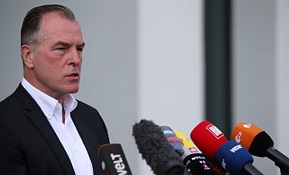 Clemens Tönnies bei der Pressekonferenz kurz nach Ausbruch des Virus' in der Fleischfabrik. - Patrick Menzel Clemens Tönnies bei der Pressekonferenz kurz nach Ausbruch des Virus' in der Fleischfabrik. - Patrick Menzel