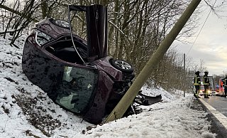 Die 21-Jährige konnte ihr Auto glücklicherweise unverletzt und selbstständig verlassen. - Paul Brinkmann Die 21-Jährige konnte ihr Auto glücklicherweise unverletzt und selbstständig verlassen. - Paul Brinkmann