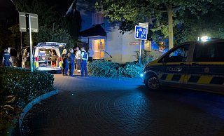 Die Polizei war am Samstagabend an der Klutenbrinkstraße in Langenberg im Einsatz. - Thorsten Heß Die Polizei war am Samstagabend an der Klutenbrinkstraße in Langenberg im Einsatz. - Thorsten Heß
