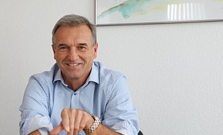 Auch nach 16 Jahren im Amt will Burkhard Deppe weiterhin die Ärmel für Bad Driburg aufkrempeln. - Simone Flörke Auch nach 16 Jahren im Amt will Burkhard Deppe weiterhin die Ärmel für Bad Driburg aufkrempeln. - Simone Flörke