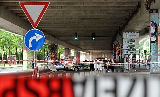 Ein bewaffneter Mann hatte in Bielefeld am Sonntag, 18. Mai, mehrere Personen zum Teil schwer verletzt. - Paul Brinkmann Ein bewaffneter Mann hatte in Bielefeld am Sonntag, 18. Mai, mehrere Personen zum Teil schwer verletzt. - Paul Brinkmann