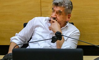 Das Familienoberhaupt hätte für sich eine lebenslange Haftstrafe akzeptiert, wenn seine Söhne ungeschoren davongekommen wären. So lautete zumindest die Einlassung des 54-Jährigen vor Gericht. Er wurde wegen Beihilfe zum Drogenhandel verurteilt. - Andreas Zobe Das Familienoberhaupt hätte für sich eine lebenslange Haftstrafe akzeptiert, wenn seine Söhne ungeschoren davongekommen wären. So lautete zumindest die Einlassung des 54-Jährigen vor Gericht. Er wurde wegen Beihilfe zum Drogenhandel verurteilt. - Andreas Zobe
