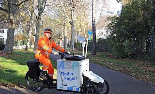 ASP-Mitarbeiter Reinhold Meglin hat das neue Lastenfahrrad bereits getestet. - Stadt Paderborn ASP-Mitarbeiter Reinhold Meglin hat das neue Lastenfahrrad bereits getestet. - Stadt Paderborn